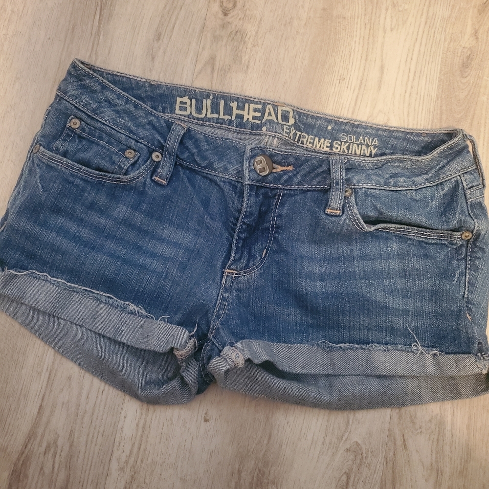 Size 5 bullhead extreme skinny shorts